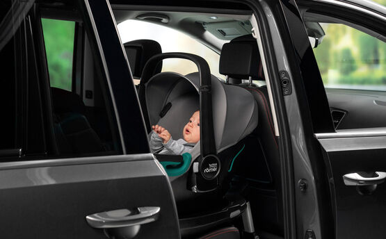 Funkcja Zestaw 3w1 Britax Romer Baby-Safe 3 iSize + Dualfix iSENSE + Baza Flex base iSENSE