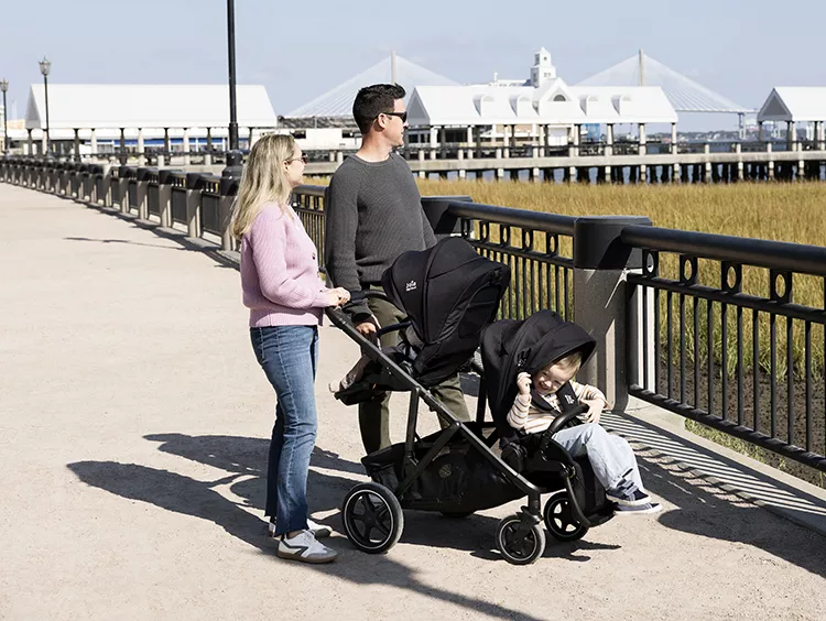 Przewaga Joie Versiti +  siedzisko dla drugiego dziecka